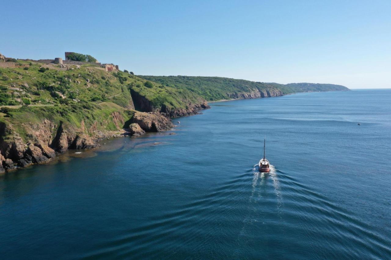Varra Water - Unique Boat Accomodation - Bornholm Nexo Exterior photo