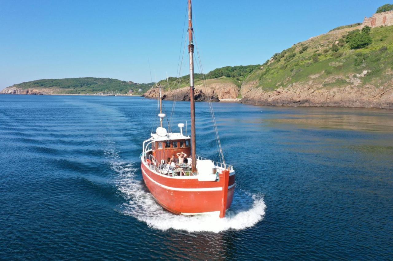 Varra Water - Unique Boat Accomodation - Bornholm Nexo Exterior photo